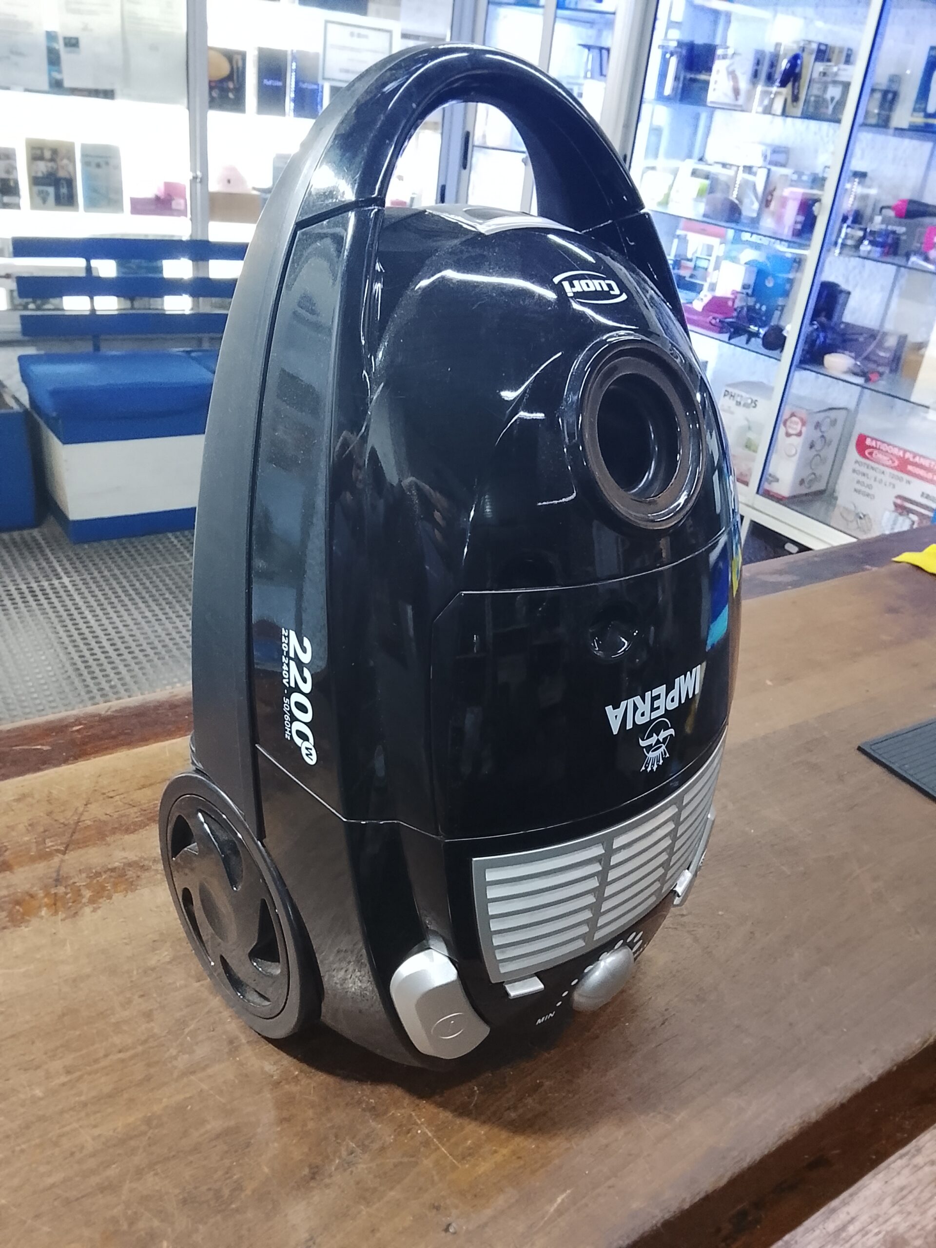 Aspiradora Cuori Imperia 2200w